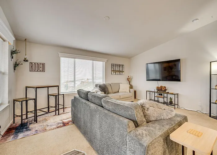 Fish, Hunt & Explore! Rodeo City Home W/ Hot Tub