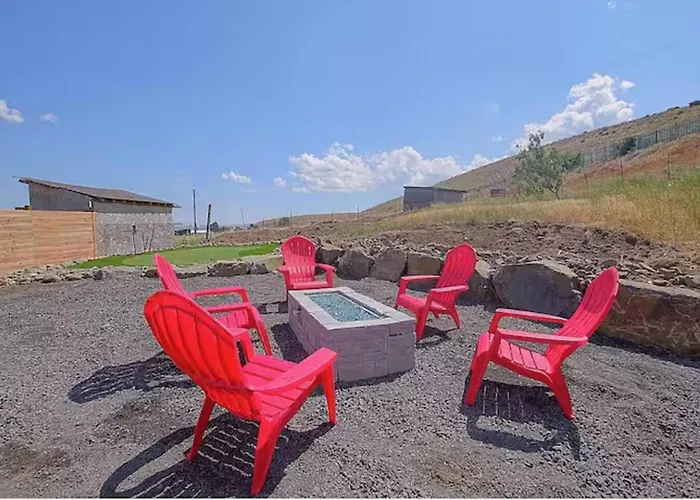 Ranch Retreat Sleeps 16 Views Hot Tub Gas Firepit