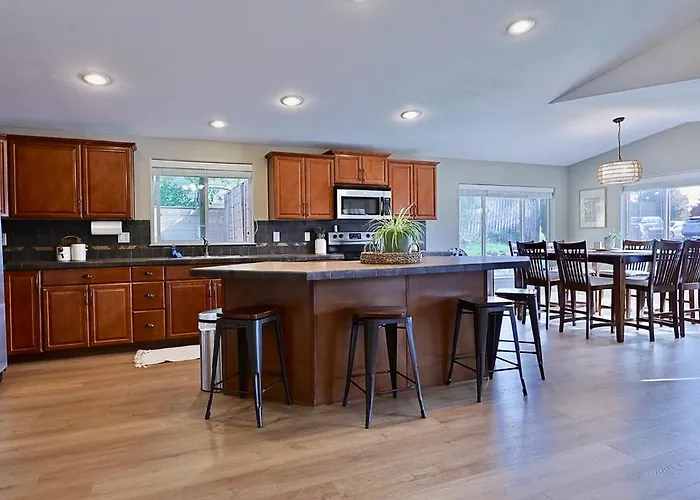 Happy'S Hideaway, Downtown, Hot Tub, Sleeps 12